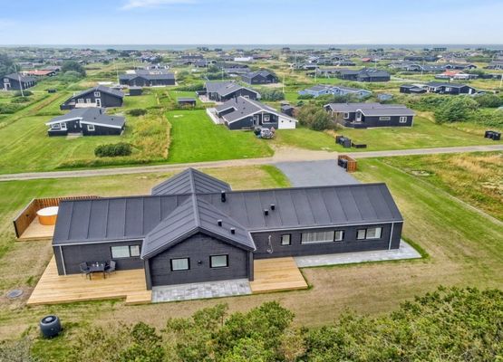 "Ajnur" - 700m from the sea in NW Jutland