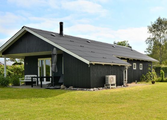 "Kustaa" - 1km from the sea