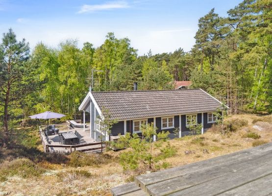"Hallgerd" - 800m from the sea