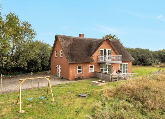 "Henrike" - 3.3km from the sea