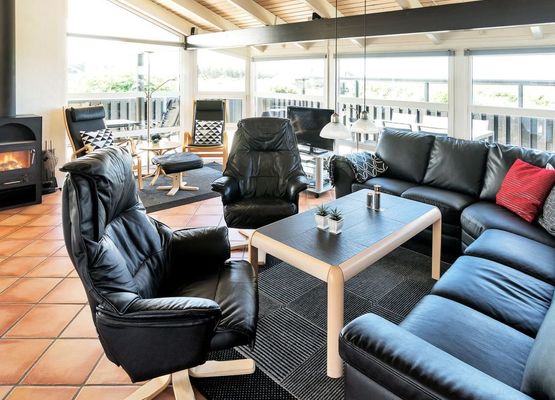 "Elvie" - 200m from the sea