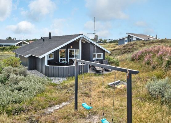 "Clara" - 500m from the sea