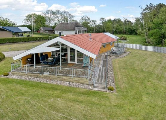 "Hjalmar" - 400m from the sea