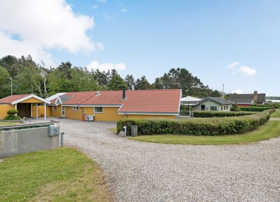 "Hjalmar" - 400m from the sea