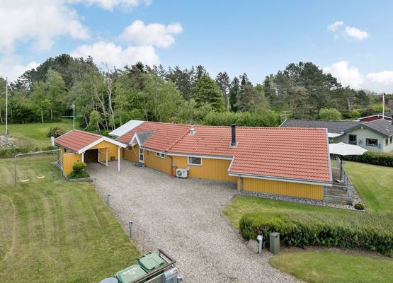 "Hjalmar" - 400m from the sea