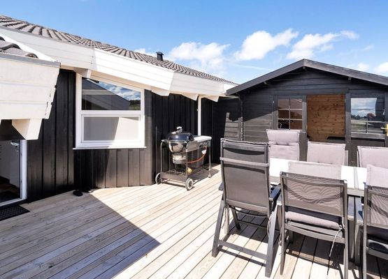 "Elvie" - 200m from the sea