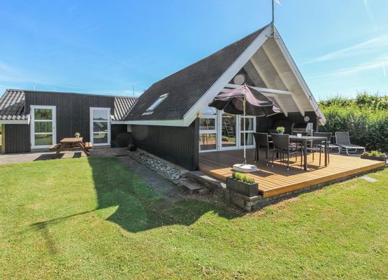 "Elbert" - 100m from the sea
